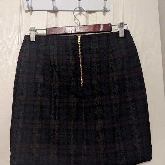 Bodycon plaid pencil skirt with gold hardware - Picture 4 of 5